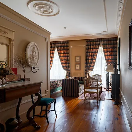 M Maison Particuliere 4*