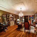 M Maison Particulière